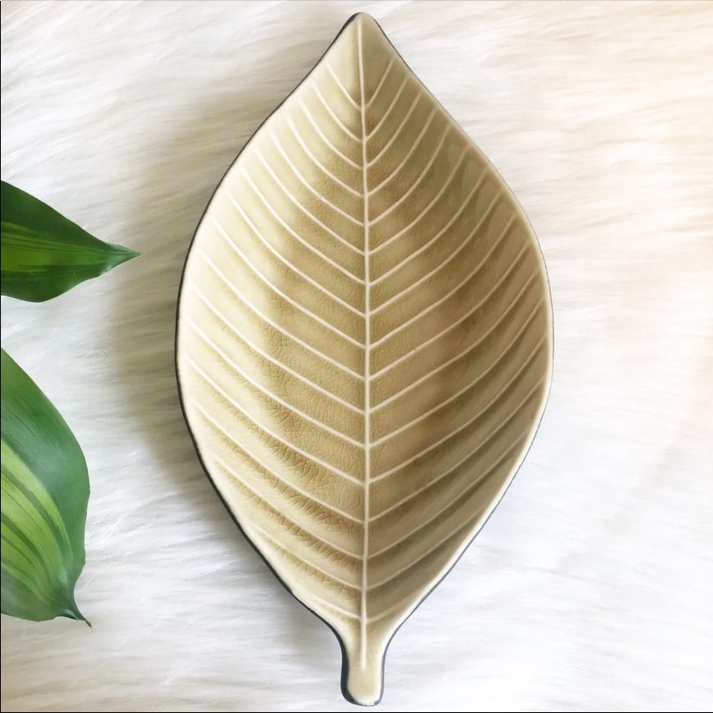 Leaf Shaped Ceramic Dish Jewelry Dish
